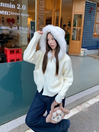 Real shot of white hooded knitted jacket for women, patchwork sweater, gentle age-reducing jacket