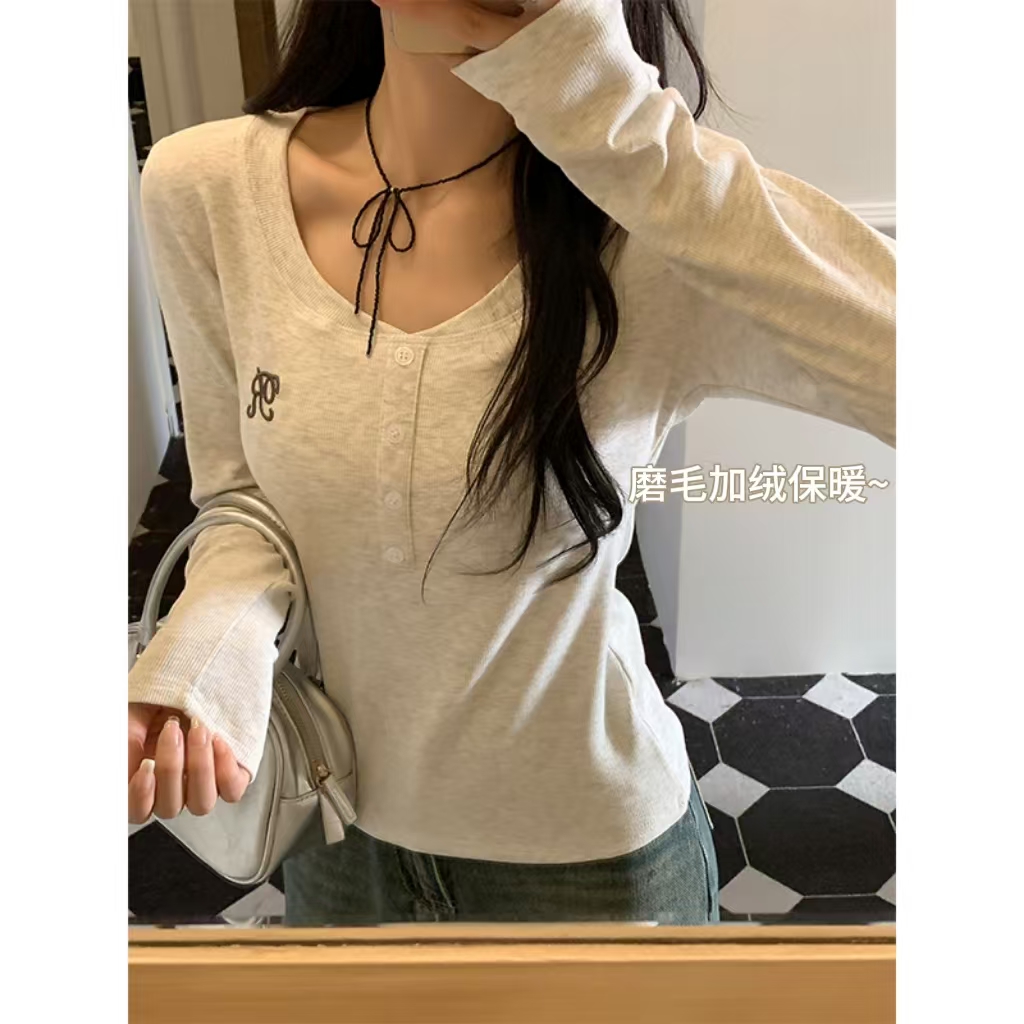 Pure Desire V-Neck Napped Lining Top for Women - Autumn/Winter Embroidered Design, Square Shoulders, Warm Insulation, Casual Innerwear
