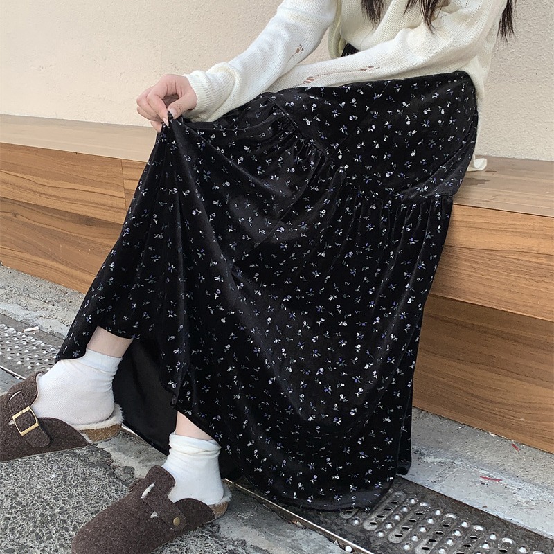 Korean velvet small floral half skirt for women, autumn and winter, elastic, slimming A-line skirt, drooping sense, umbrella skirt, middle-long skirt, actual shot