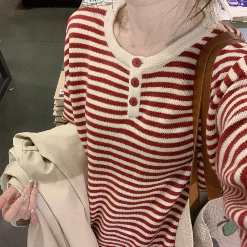 Korean design contrasting color round neck sweater for women autumn and winter 2024 new niche college style loose and slim top