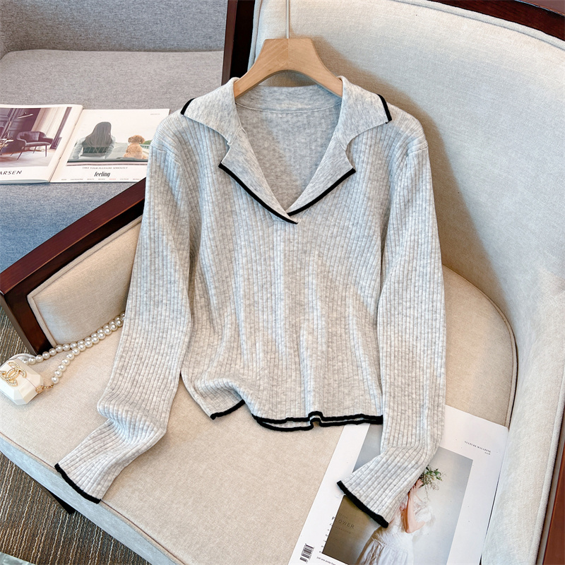 Designed gray sweater for women with contrasting colors, high-end autumn temperament, slim fit v-neck top