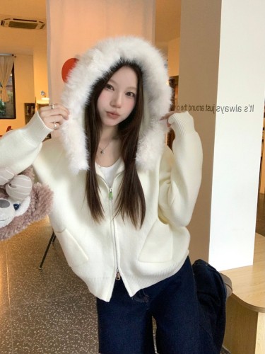 Real shot of white hooded knitted jacket for women, patchwork sweater, gentle age-reducing jacket