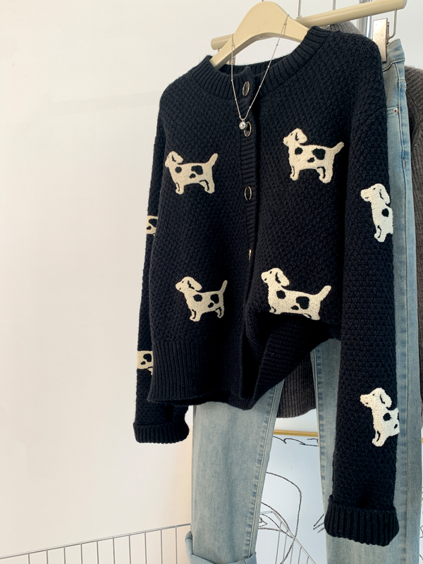 Black puppy sweater coat for women in autumn and winter thickened European style lazy little short knitted cardigan top