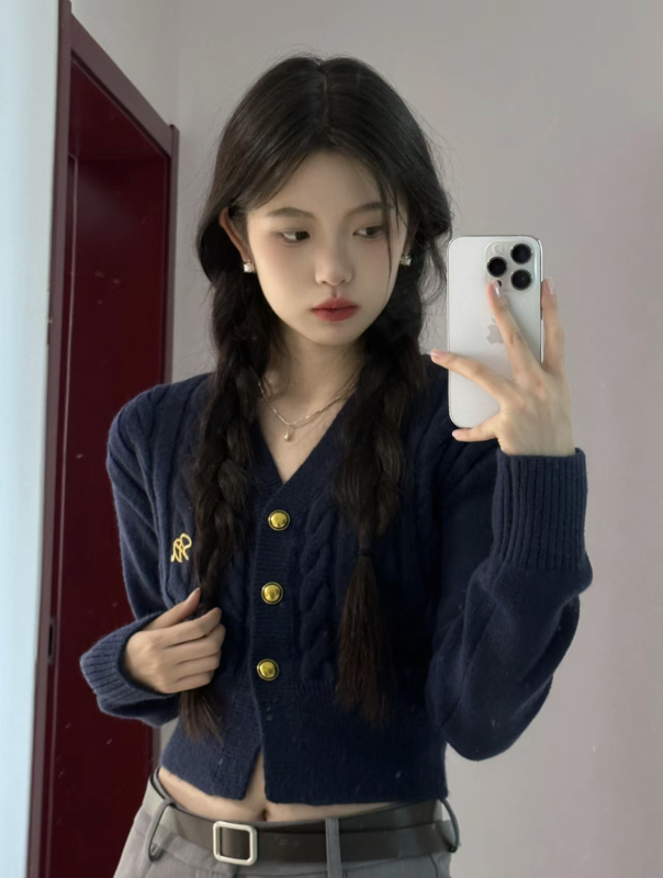 Spot college style new style female retro hottie cardigan knitted sweater female slim temperament short top