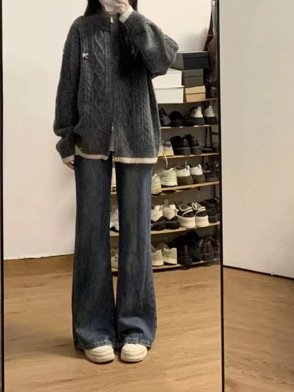 French retro autumn and winter new Hepburn style, slim, small, gentle and temperament, knitted sweater and jeans, two-piece trendy set