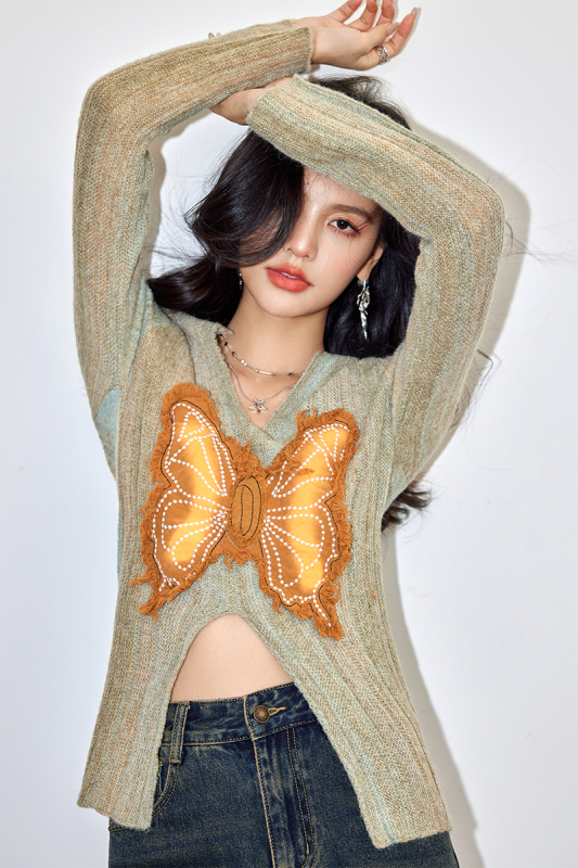 2024 new design butterfly patch embroidered gradient color sweater for women