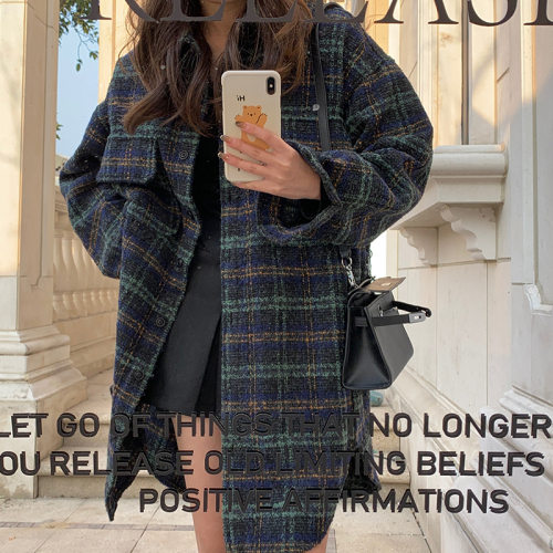 Actual shot of new retro tartan jacket for women in autumn and winter, loose and versatile cardigan outer top