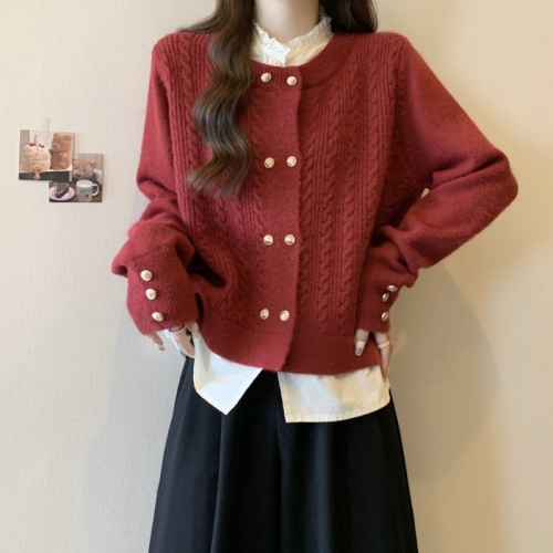 Large size design shirt spliced ​​red sweater women's winter and New Year wear fake two-piece knitted top