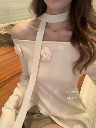 Korean floral one-shoulder sweater for women in autumn and winter slimming bottoming shirt with irregular slit hot girl top