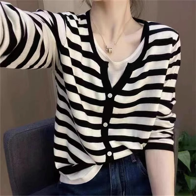 Plus size women's autumn new fake two-piece slim waist long-sleeved tops