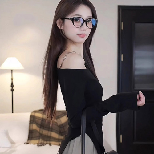 Official picture Designed oblique off-shoulder long-sleeved bottoming slim T-shirt women's new autumn slim chain slit top