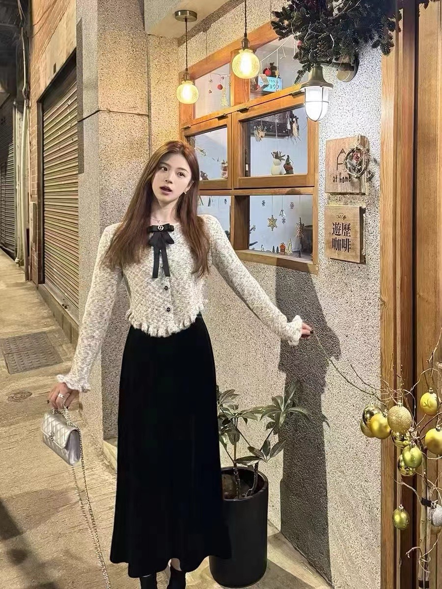Mr. Smoke Bow Sweater Women's Spring and Autumn Retro High-end Western Style Short Gray Knitted Cardigan