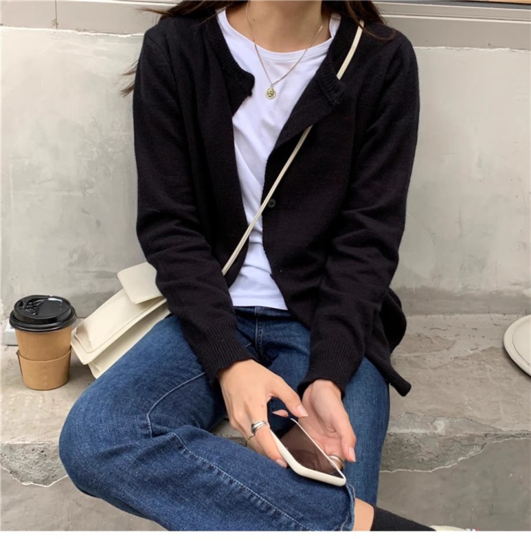 2024 new autumn clothing Japanese knitted cardigan women's long-sleeved loose outer sweater jacket short cashmere top
