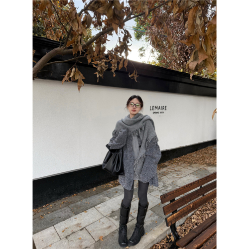 Actual shot of lazy, casual, loose retro sweater for women, versatile and stylish knitted sweater