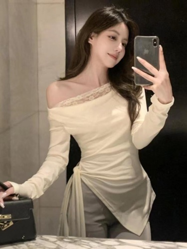 Off-shoulder lace splicing irregular long-sleeved design T-shirt 2024 Hot Girl New Slim Fit Fake Two-piece Top