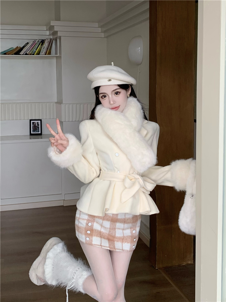 Real shot!  Elegant lady style plush short woolen coat with high waist and hip skirt suit