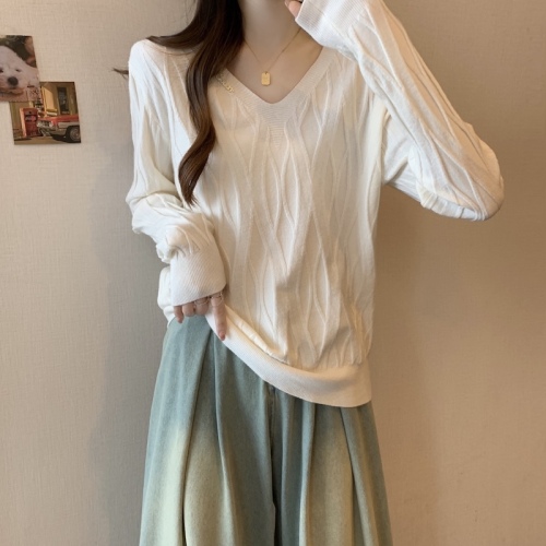 New plus size autumn and winter bottoming shirt solid color three-dimensional corrugated loose style V-neck knitted sweater long sleeves