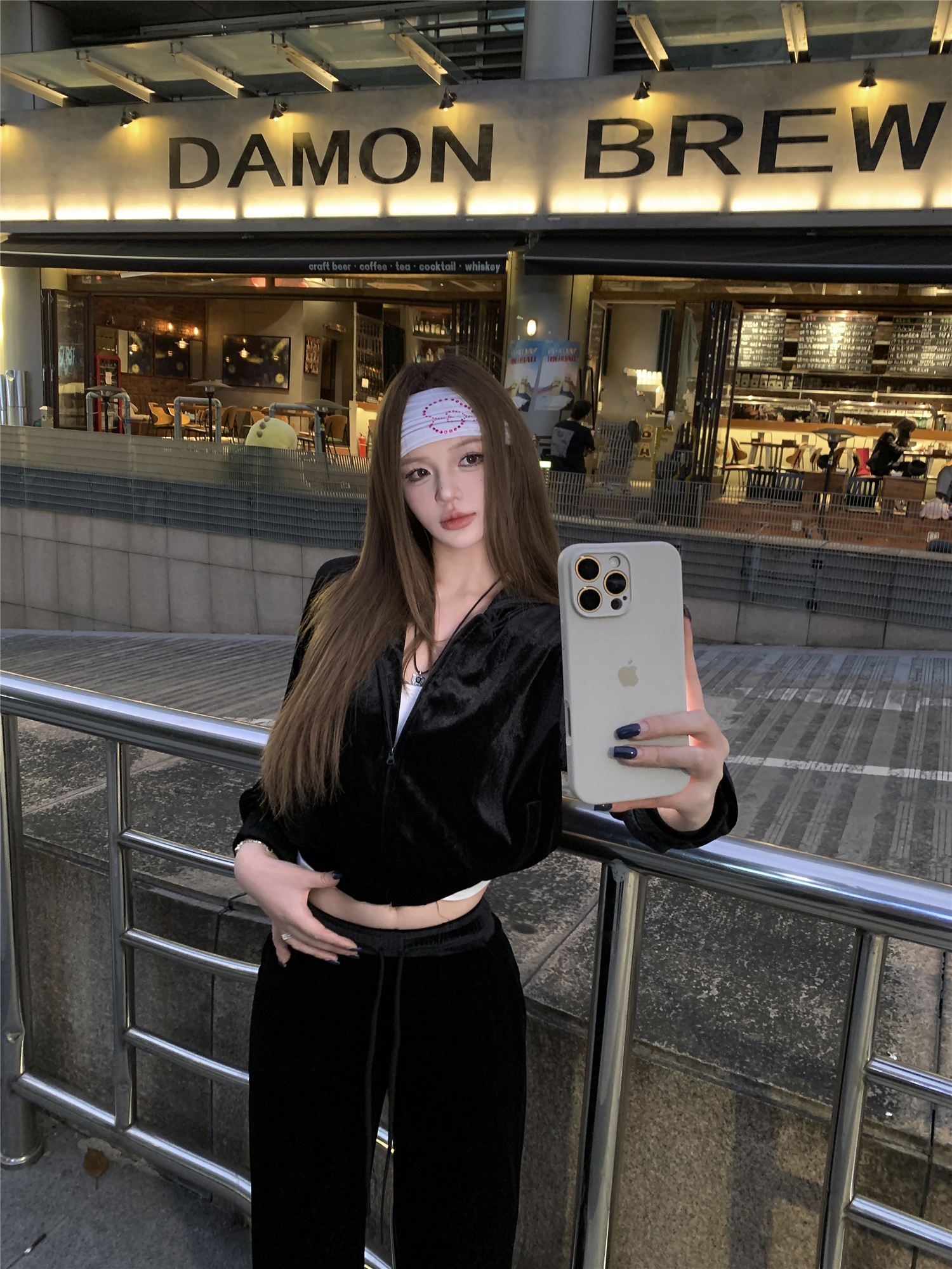 Real shot!  Black velvet hooded jacket for women winter high-end loose retro top casual pants suit