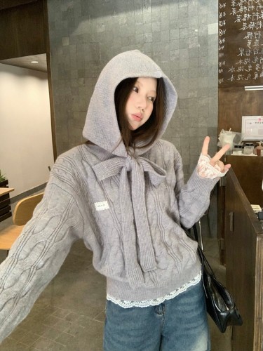 Real shot of niche design gray lace splicing twist pullover round neck sweater with hat