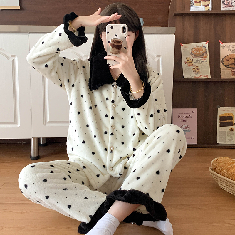 Xiaohongshu loose simple casual black peach heart lapel flannel sweet and cute home clothes set
