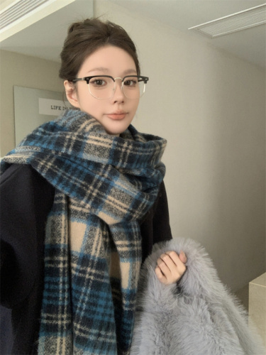 Live-photographed price scarf for autumn and winter women, Korean-style atmosphere, fluffy, thick, warm, for girls, shawl, 2024