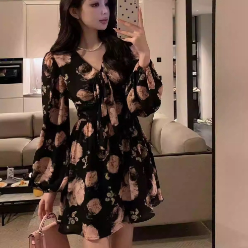 Light luxury and high-end sweet retro rose print long-sleeved elegant waist dress high-end slim floral skirt