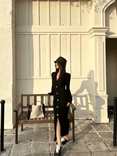 Lin Qianru's autumn high-end niche long-sleeved autumn and winter long skirt women's fashion slim slim long-sleeved autumn and winter dress