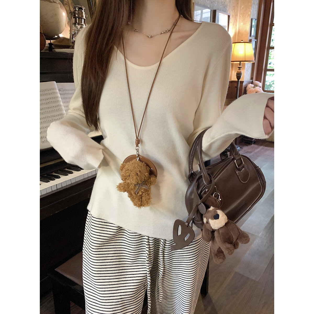 Actual shot of autumn and winter Korean style v-neck simple and versatile slimming Andy velvet sweater bottoming long-sleeved sweater for women