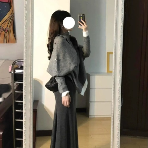 Design-inspired loose irregular turtleneck sweater for women, new autumn and winter fashion, color-blocked pseudo-two-piece, lazy knit top, trendy.