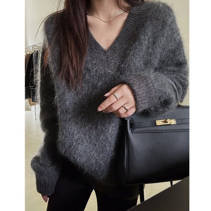 Women's V-neck Mink Fleece Cardigan - New Loose Fashion Outerwear, Slouchy Style, Soft and Plush Horseshoe Hair Top, Trendy for Autumn/Winter