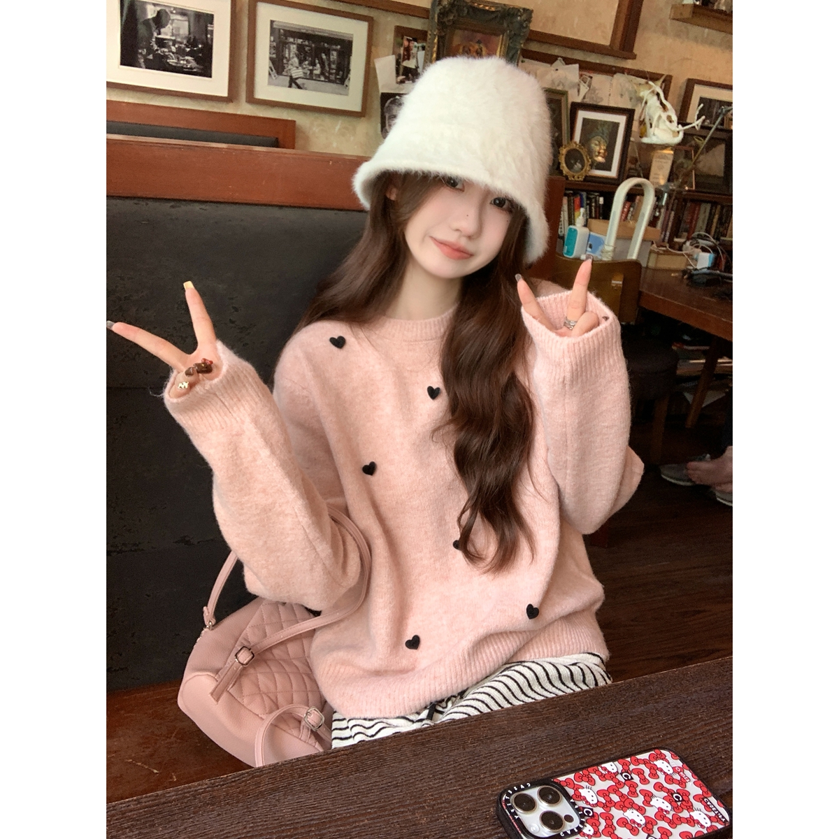 Actual shot of autumn and winter Korean style loose, sweet, lazy and loving arctic velvet sweater with long-sleeved sweater for women
