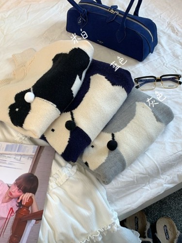 Actual shot of retro lazy loose puppy jacquard pullover sweater for women