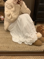 Actual shot of the new Korean style autumn and winter thick warm brushed lace sweet A-line skirt