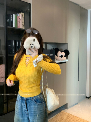 Real shot of retro design waist slimming bottoming sweater for women slim fit inner knitted top in winter