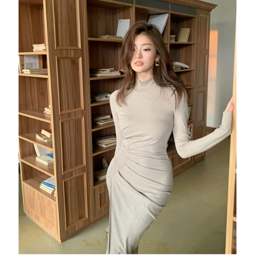 Real shot of 2024 new autumn and winter waistline reshaped half-high collar long-sleeved dress women's waist pleated slit fleece long skirt