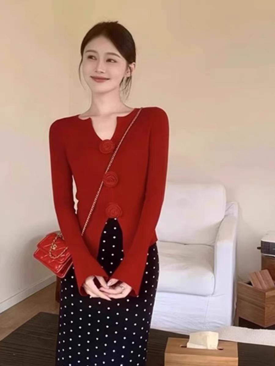 Three-dimensional flower slit slim fit sweater for women in autumn and winter new style temperament top