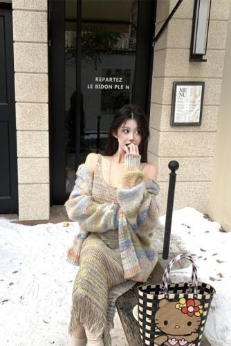 Actual shot ~ fashionable autumn and winter colorful tie-dyed sweater jacket braided fringed suspender skirt two-piece suit