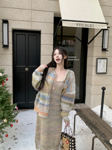 Actual shot ~ fashionable autumn and winter colorful tie-dyed sweater jacket braided fringed suspender skirt two-piece suit