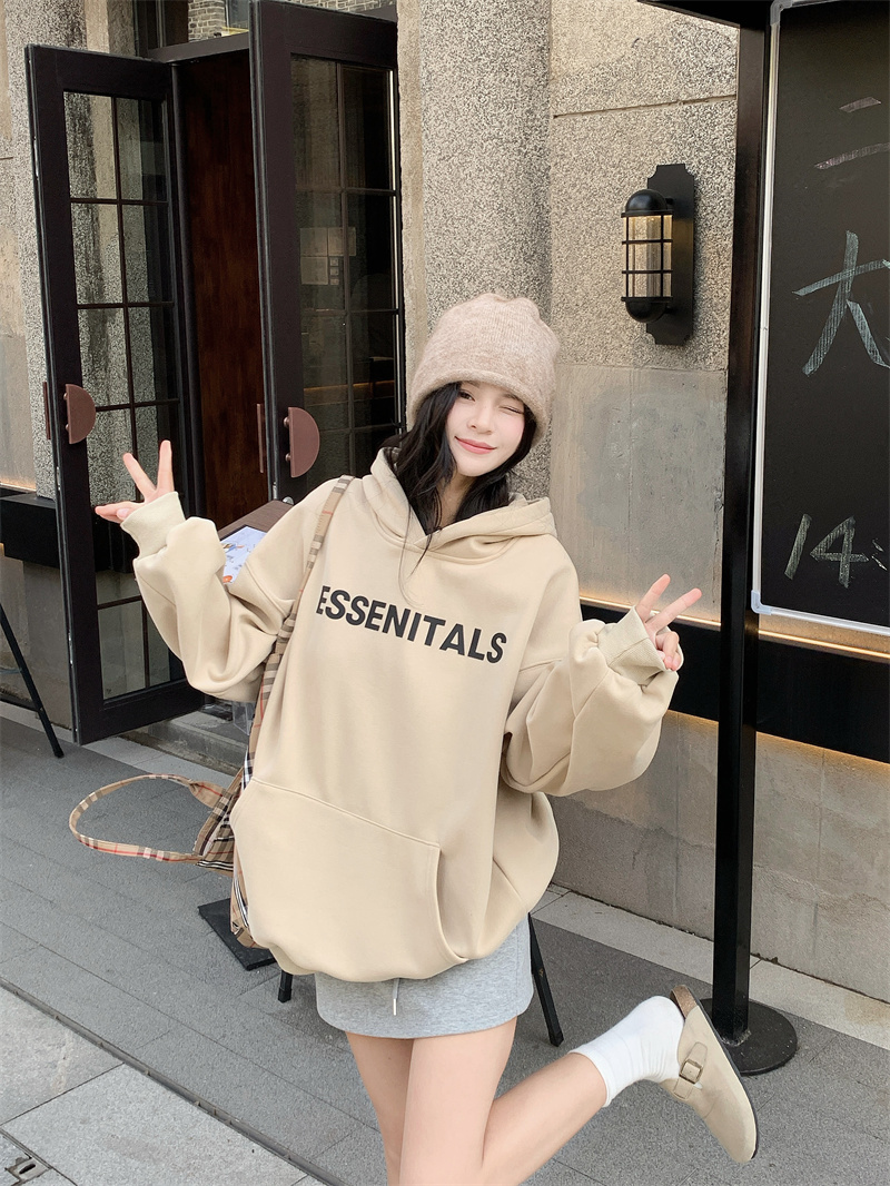 Real shot of autumn and winter American retro design printed velvet warm couple hooded sweatshirt
