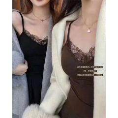 性感蕾絲拼接吊帶背心女裝2024秋季磨毛加厚帶胸墊上衣