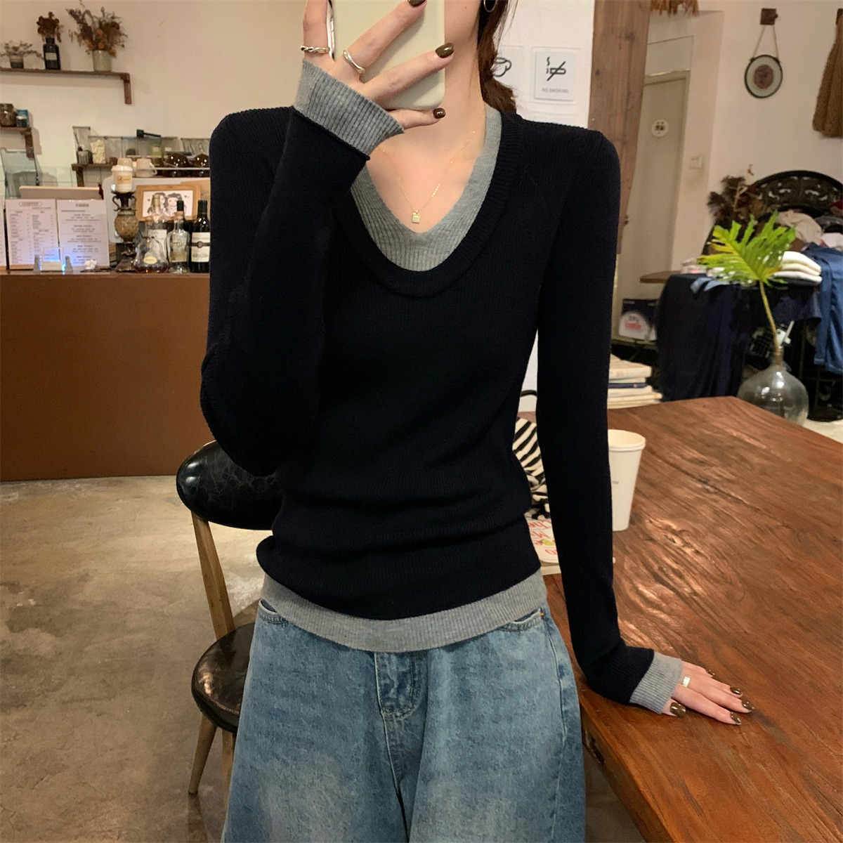 Real shot of autumn and winter Korean version u-neck contrasting color slim 9 wool temperament sweater bottoming long-sleeved sweater top