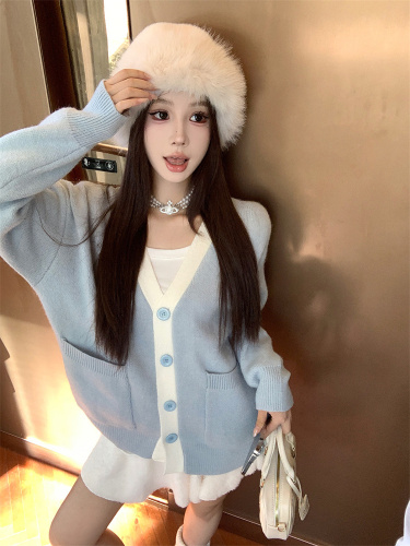 Actual shot of blue V-neck knitted cardigan lazy sweater jacket