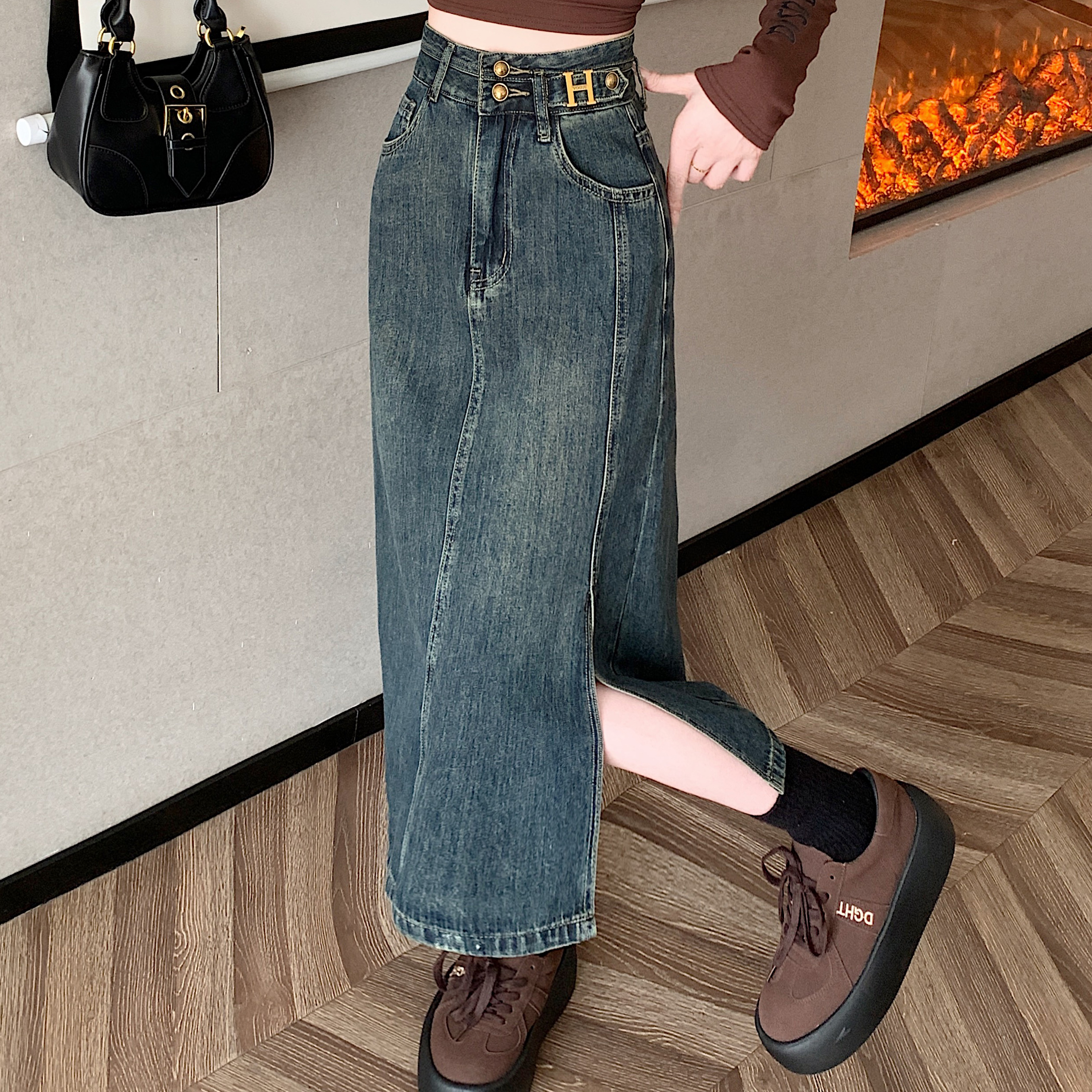 Vintage snap-button denim half-length skirt for women, suitable for autumn and winter, stylish and slimming for pear-shaped figures, mid-length A-line skirt