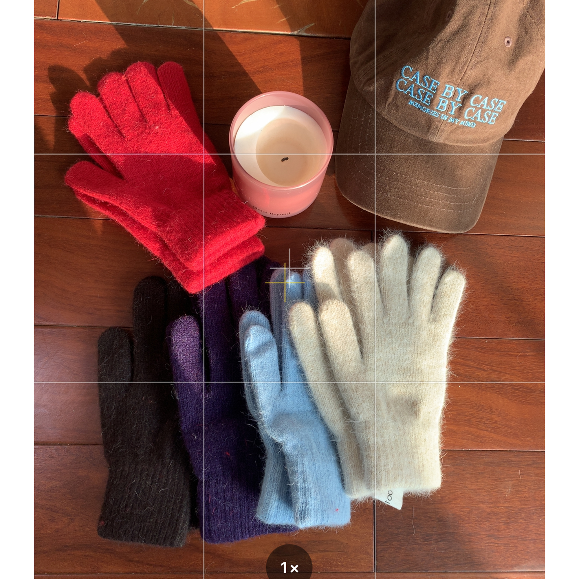 Photographed in real life! Korean-style blogger's favorite rabbit fur gloves, cashmere five-finger gloves