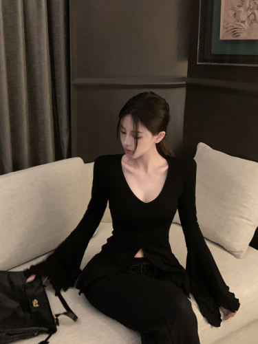 Real shot of hot girl V-neck trumpet sleeve T-shirt female design slimming slit long-sleeved versatile bottoming top