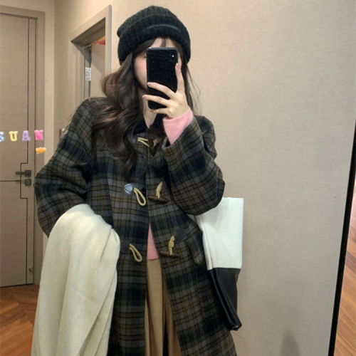 Korean winter woolen coat for women, high-end woolen coat, new style for small people, thickening, Hepburn style is popular this year