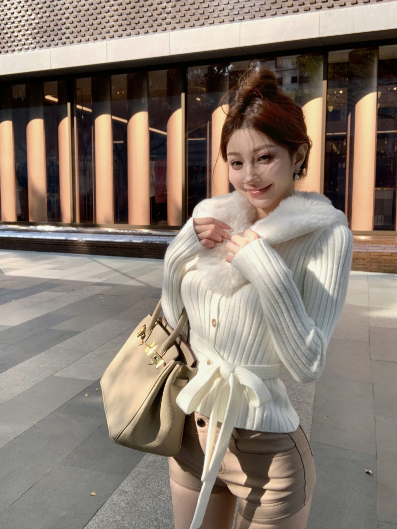Real shot of detachable fur collar sweater for women in autumn and winter, high-end temperament, slim sweater jacket