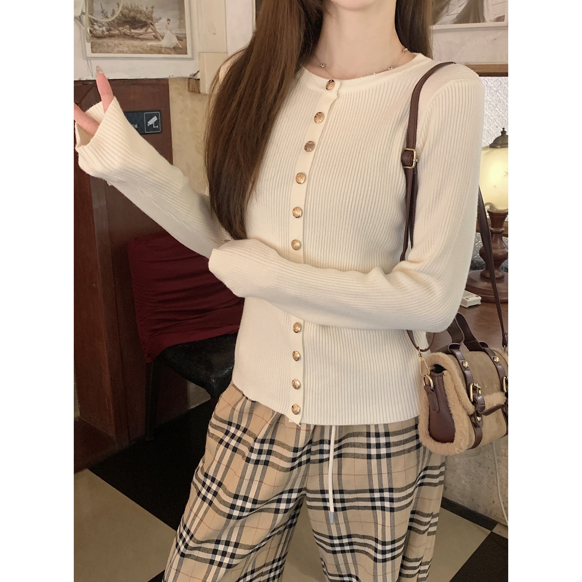 Real shot of autumn and winter Korean style round neck single-breasted Andy velvet sweater long-sleeved thick cardigan sweater jacket