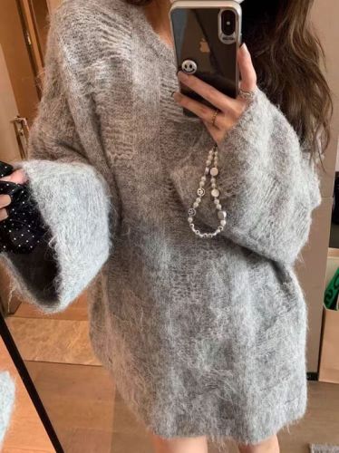 French design glutinous pattern dark pattern pullover sweater 2024 autumn and winter soft style fashionable slimming sweater