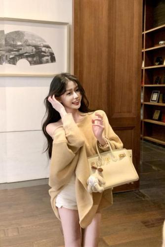 Actual shot ~ Lazy temperament, bat sleeves, loose design, waist slimming, versatile knitted sweater, free belt